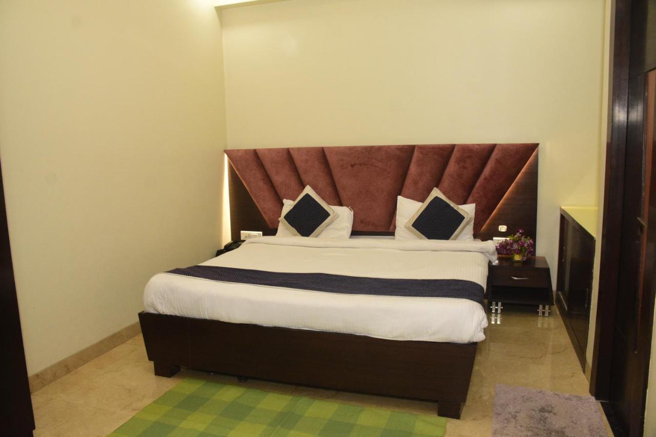 Taj Sojourn Bed & Breakfast Agra  Ngoại thất bức ảnh