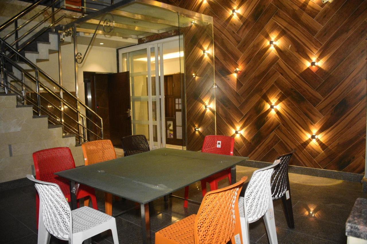 Taj Sojourn Bed & Breakfast Agra  Ngoại thất bức ảnh